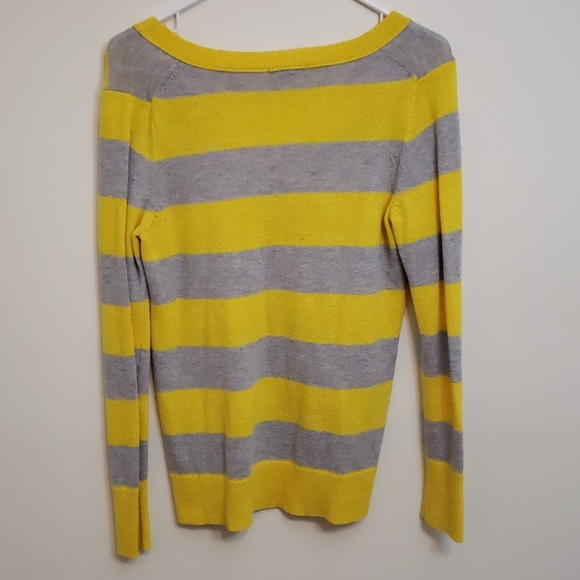 Women's Gap M Sweater - Picture 2 of 4